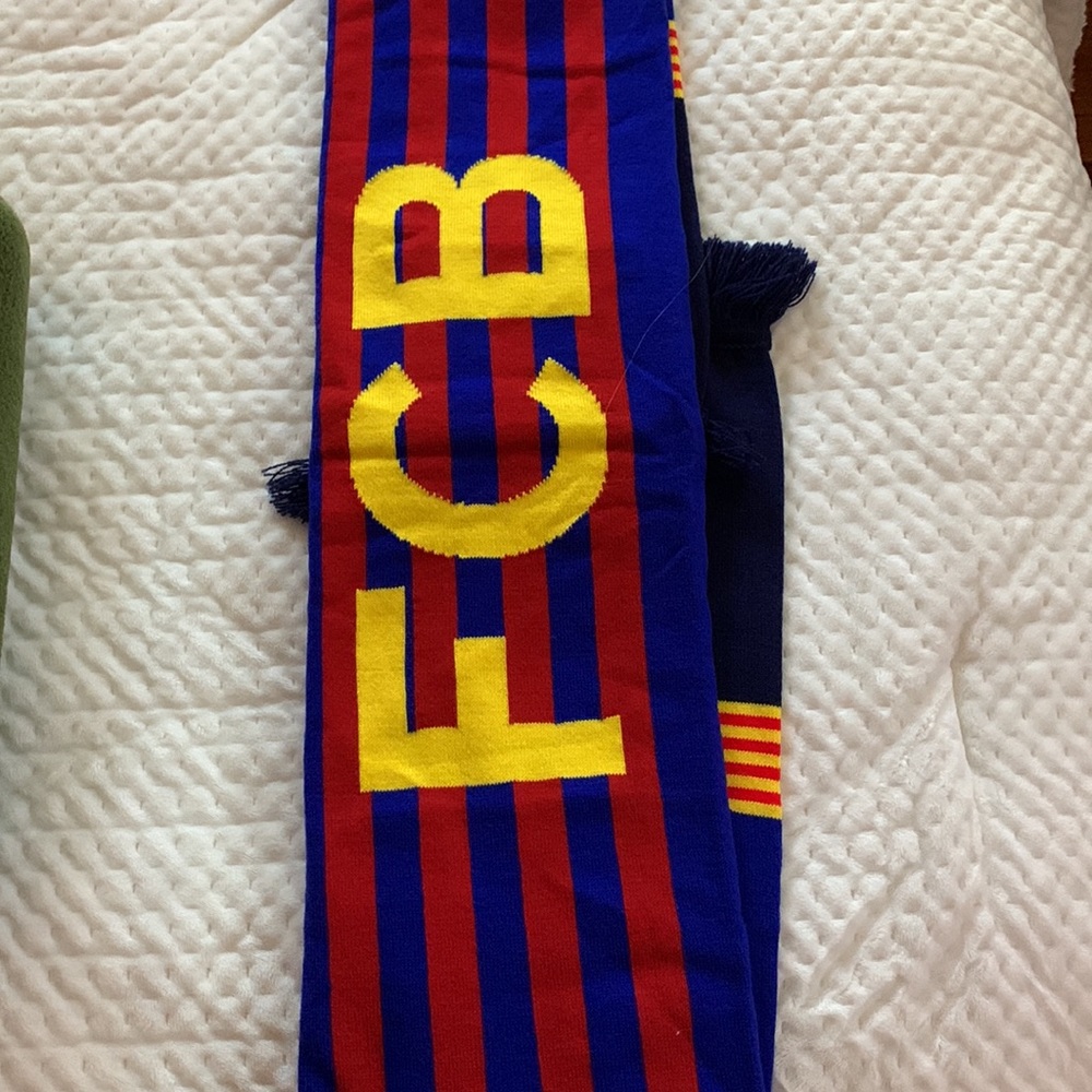 FCB scarf - Picture 3 of 4